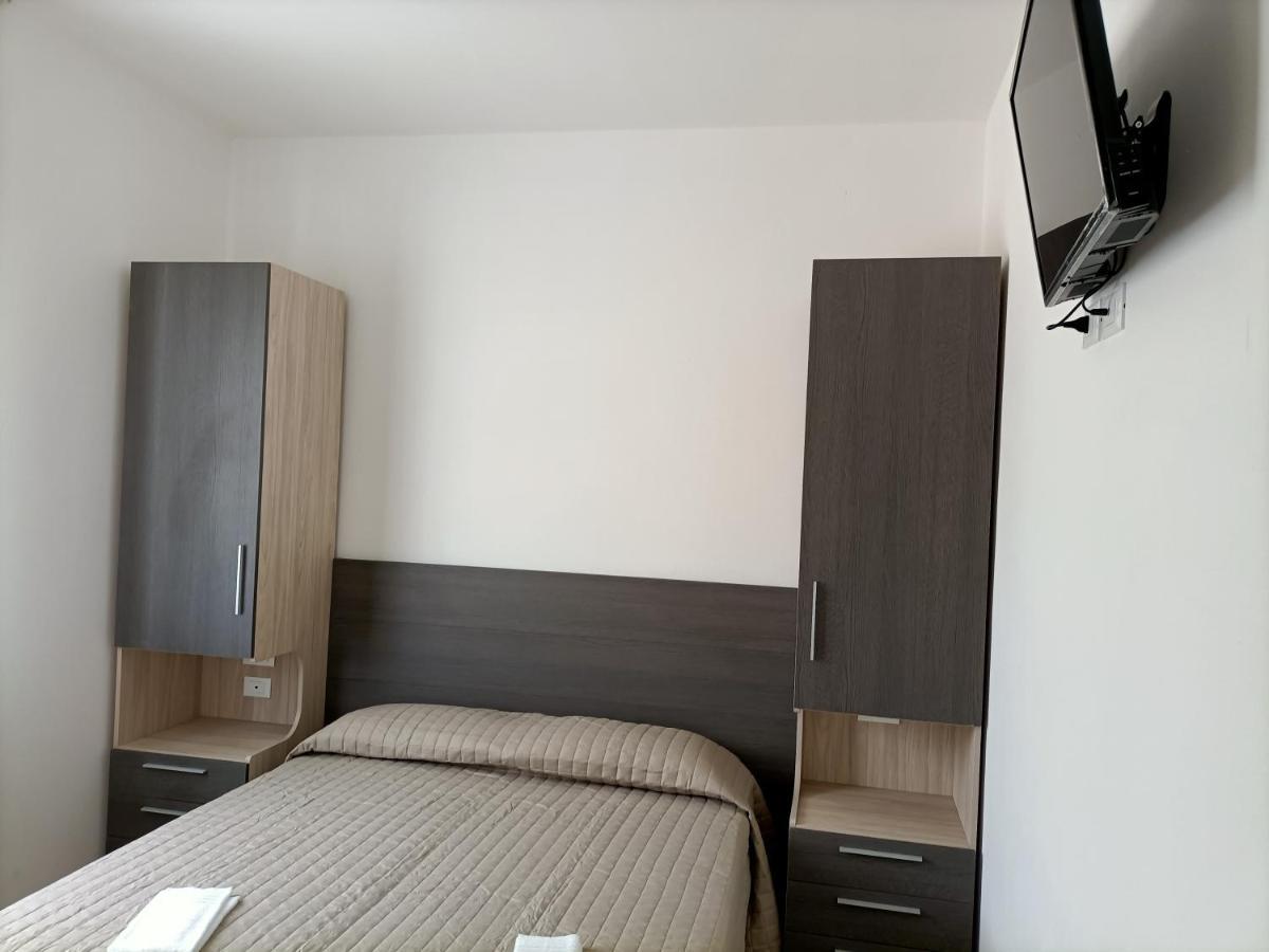 Hotel Bed & Book リミニ エクステリア 写真